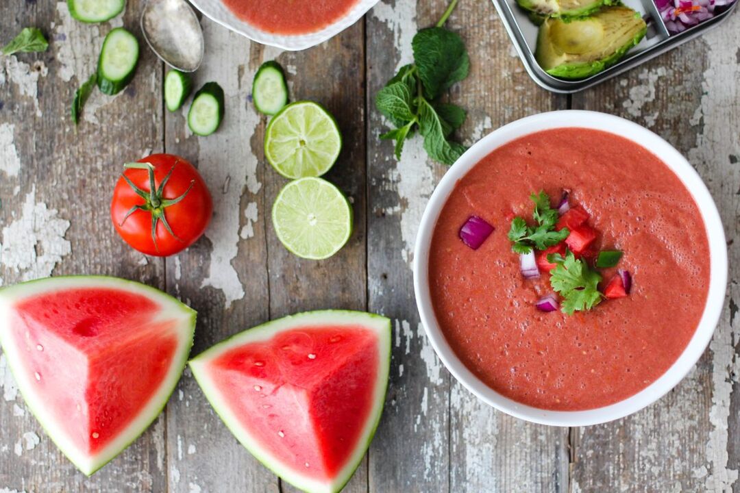 Watermelon diet dietary menu for weight loss. 